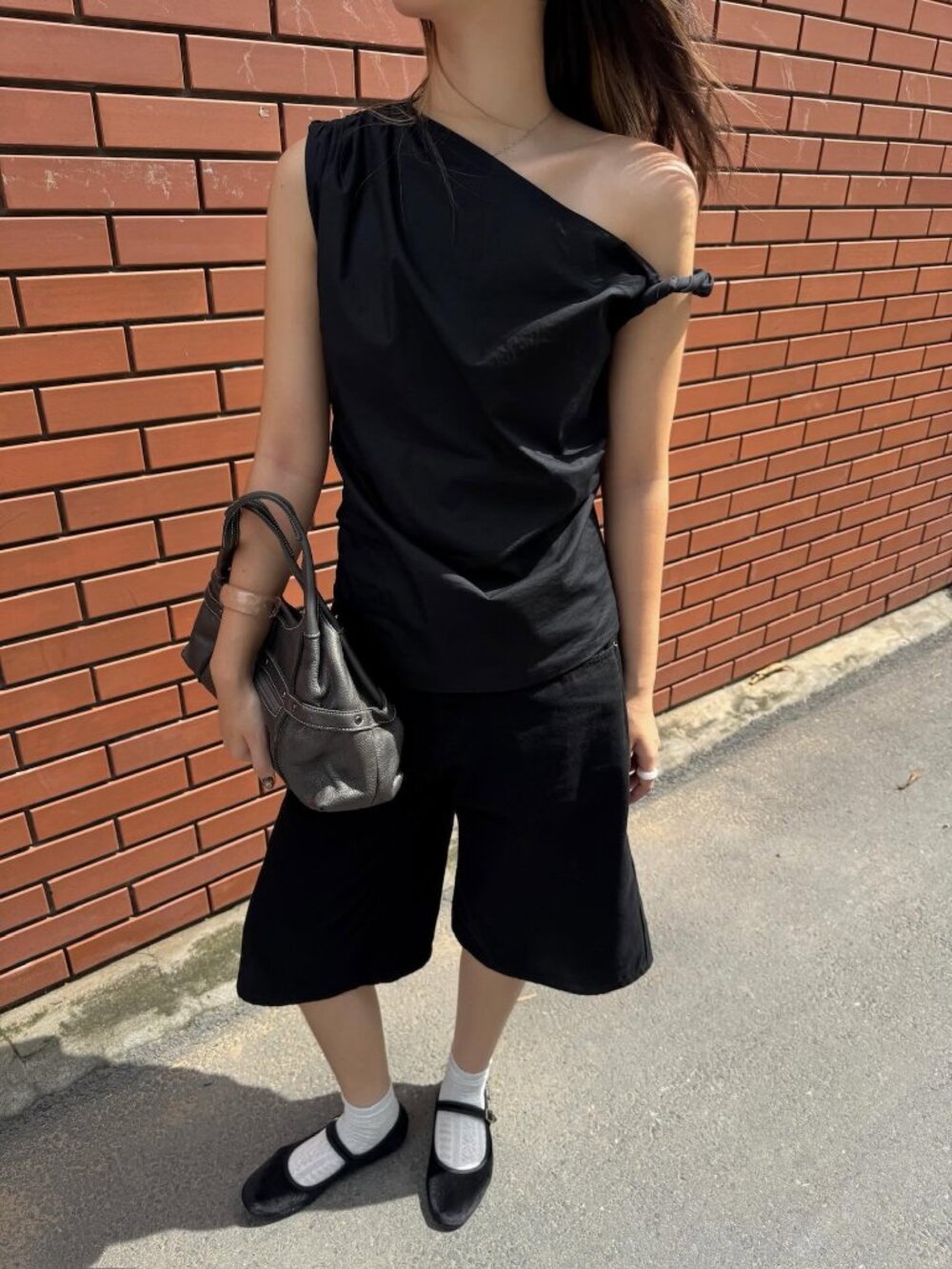 Asymmetrical top